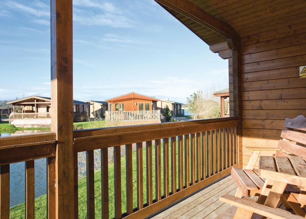 Dacre Lakeside Park Brandesburton Exterior photo