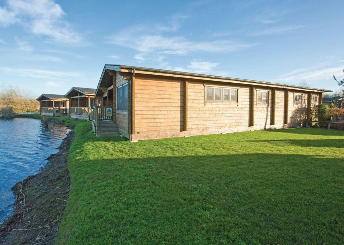 Dacre Lakeside Park Brandesburton Exterior photo
